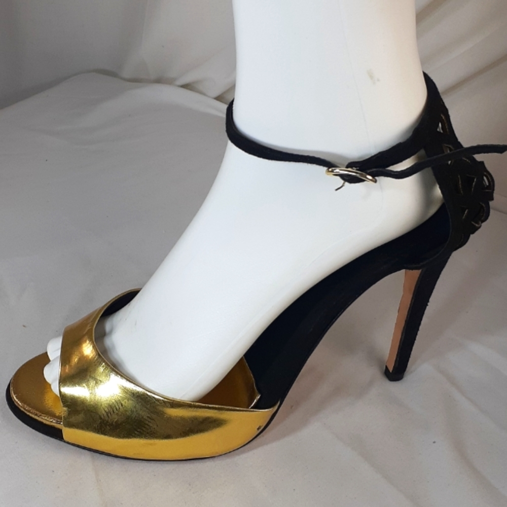 Diane Von Furstenberg new with tag gold and black heels size 9.5